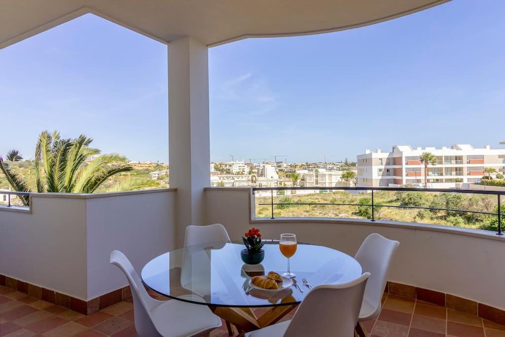 Apt At Porto De Mos With Pool Lagos Ngoại thất bức ảnh